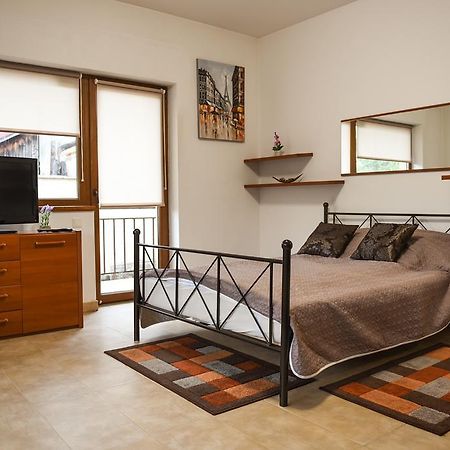 Modern Apartment Near City Center Cluj-Napoca Esterno foto