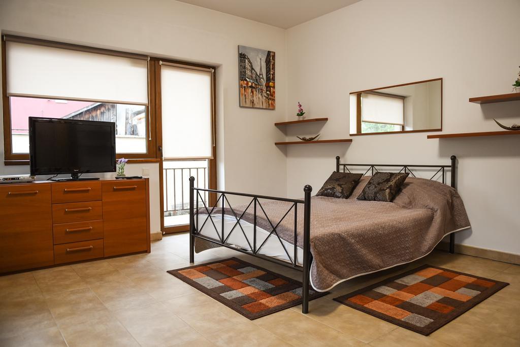 Modern Apartment Near City Center Cluj-Napoca Esterno foto